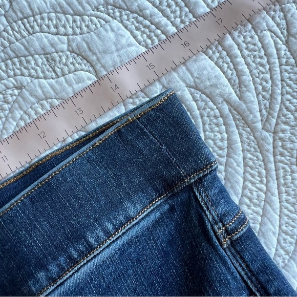 SPANX - Cropped Flare Jeans with Raw Hem - Medium Wash - Picture 11 of 12